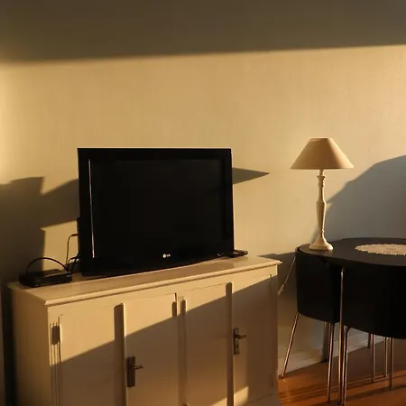 Rua Arcadas Do Parque 52 * Estoril